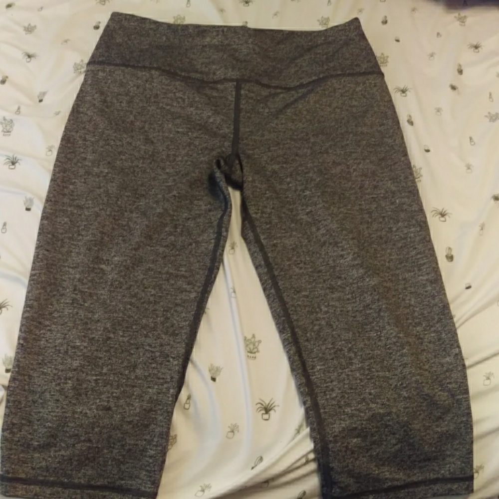 Victoria Secret sport knockout crop